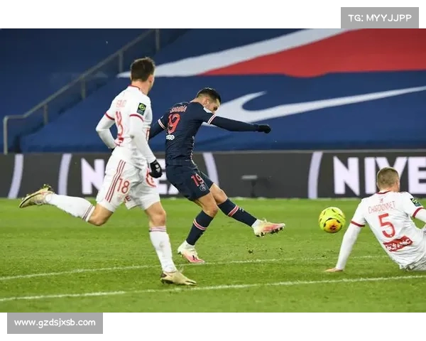 法甲联赛背后的足球文化与社会影响探索：从球迷热情到城市发展